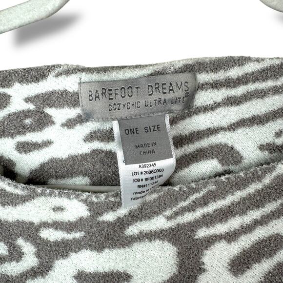 Barefoot Dreams Dove Gray Print CozyChic Ultra Lite Ocean Breeze Sweater Poncho - Picture 8 of 9